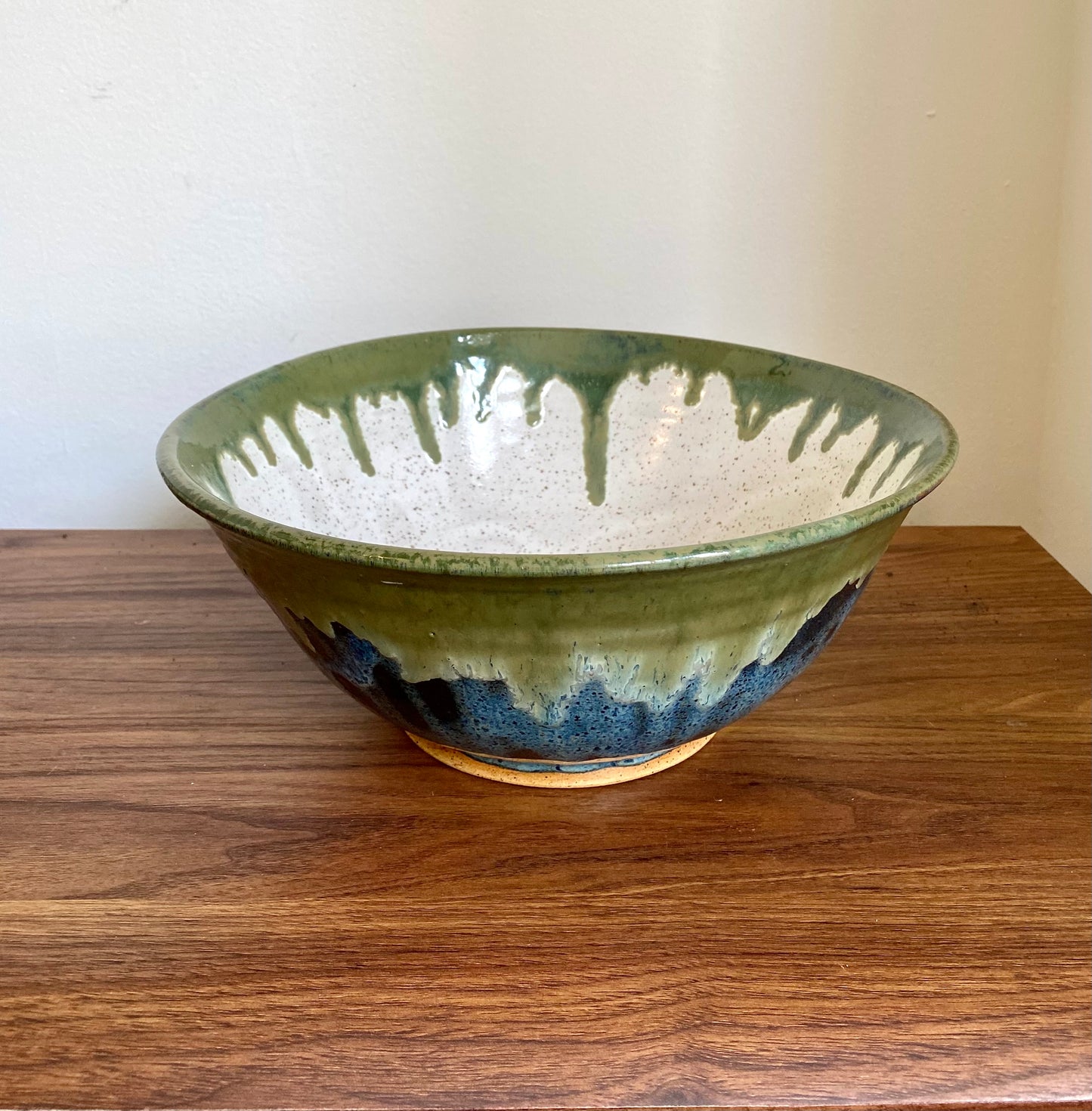 Extra-large Stoneware Bowl