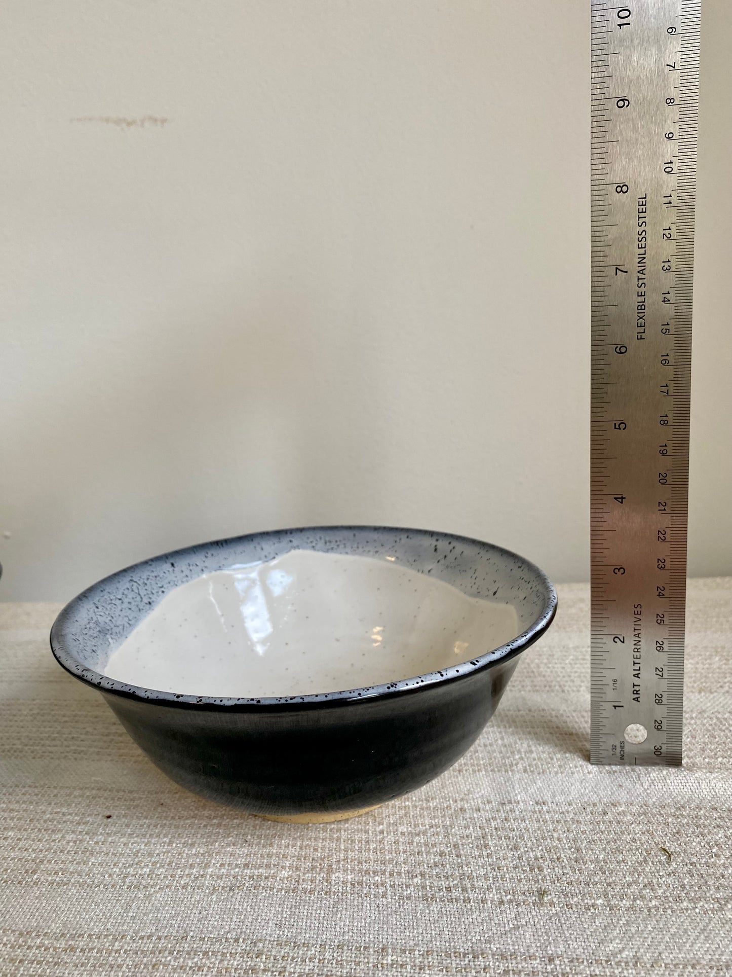 Small-medium stoneware bowls (set of two)